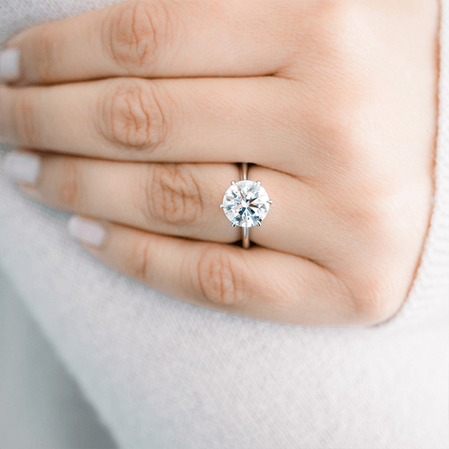 Bague de fiançailles solitaire diamant cultivé en laboratoire en or 14 carats