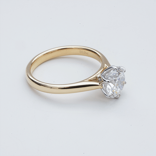 Bague de fiançailles solitaire diamant cultivé en laboratoire en or 14 carats