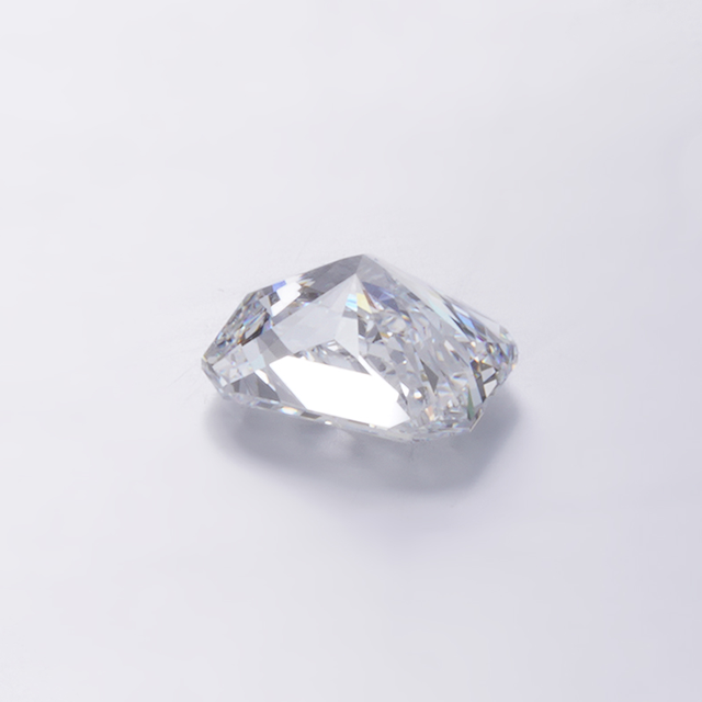 Diamant cultivé en laboratoire Radiant Cut 1.0ct E VVS CVD avec IGI