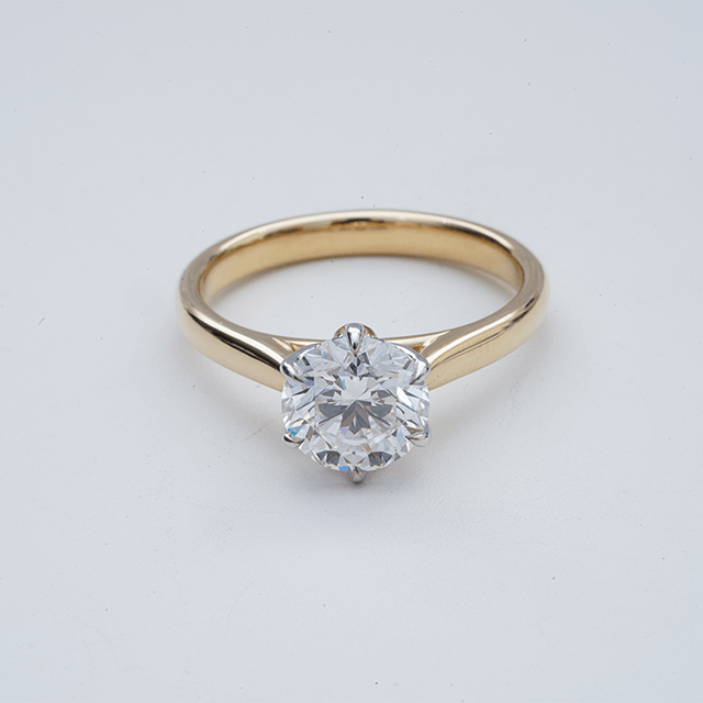 Bague de fiançailles solitaire diamant cultivé en laboratoire en or 14 carats