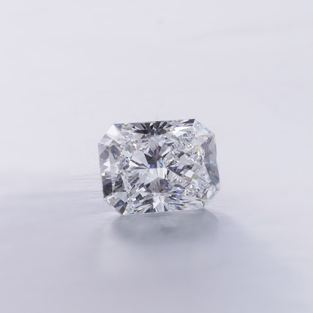 Diamant cultivé en laboratoire Radiant Cut 1.0ct E VVS CVD avec IGI