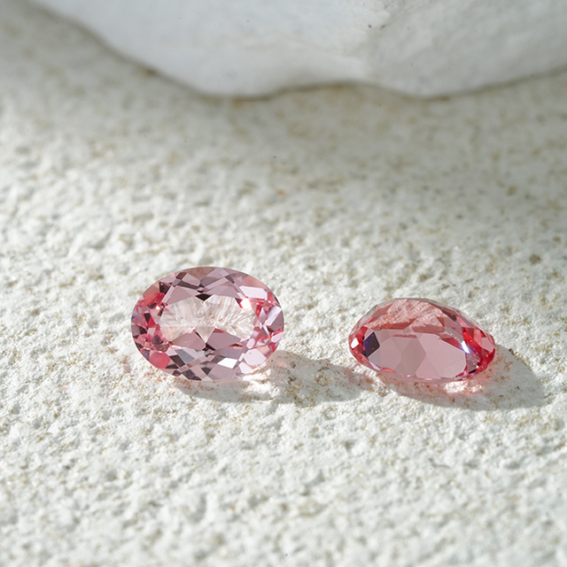 Pierres précieuses cultivées en laboratoire en vrac de couleur Padparadscha rose de coupe ovale