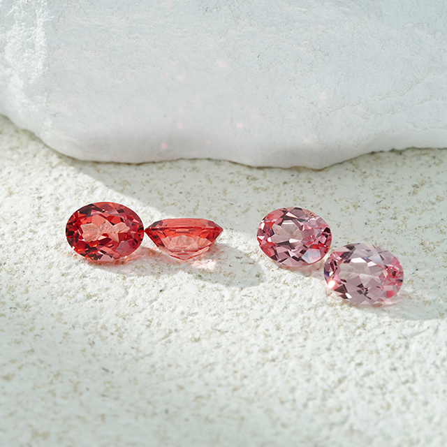 Pierres précieuses cultivées en laboratoire en vrac de couleur Padparadscha rose de coupe ovale