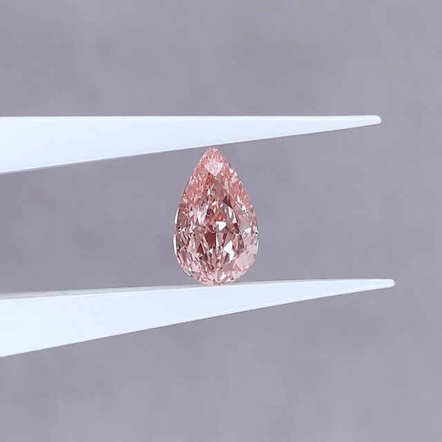 Diamant cultivé en laboratoire VVS taille poire rose vif avec IGI